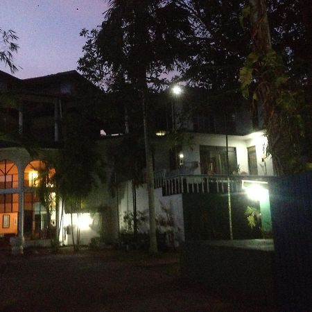 Bavarian Guest House Beruwala Exterior foto