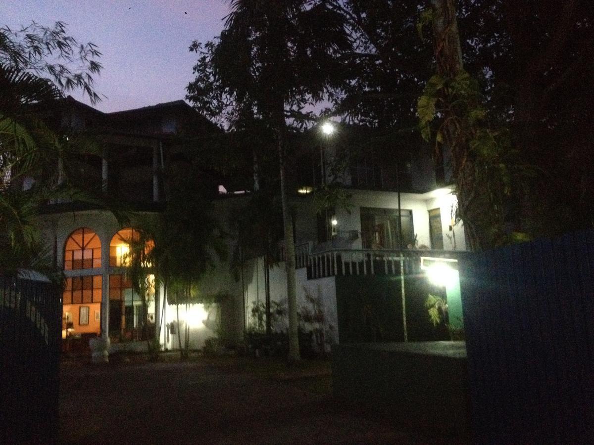Bavarian Guest House Beruwala Exterior foto